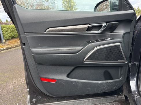 Used 2025 Kia Telluride EX X-Line image 19