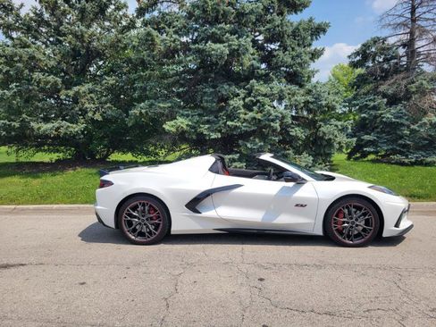 Used 2023 Chevrolet Corvette Stingray Premium Conv w/ Z51 Performance Package image 2