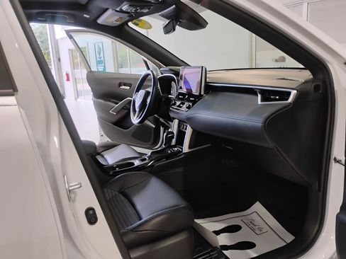 Used 2023 Toyota Corolla Cross AWD Hybrid w/ Convenience Package image 93