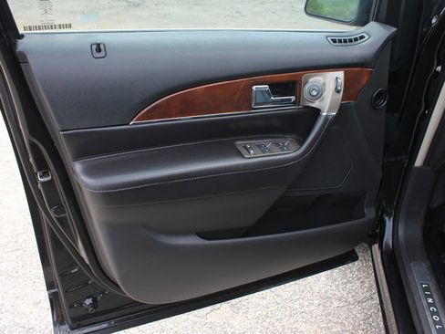 Used 2013 Lincoln MKX AWD image 26
