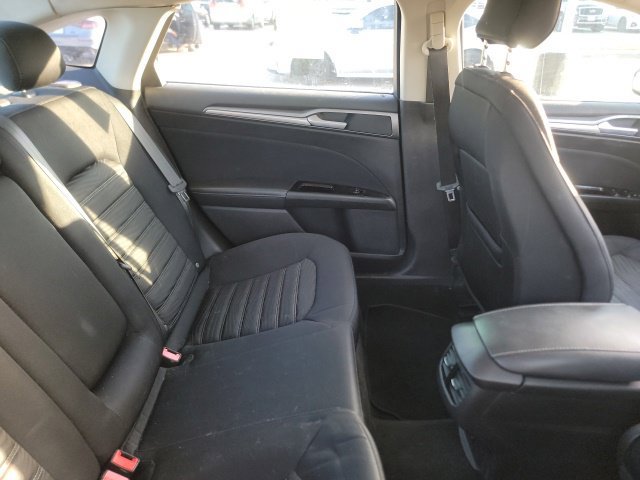 Used 2016 Ford Fusion SE FWD image 12