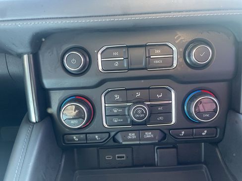 Used 2021 Chevrolet Tahoe Z71 w/ Z71 Off-Road Package image 36