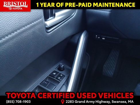 Certified 2024 Toyota Corolla Cross XLE image 20
