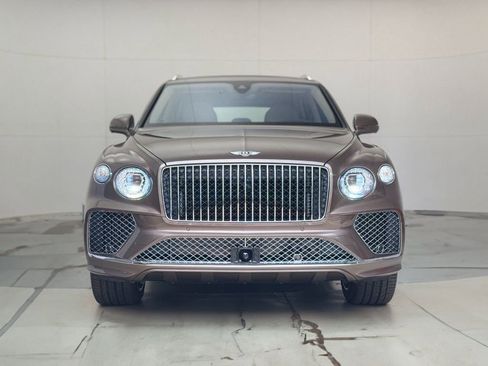 Used 2025 Bentley Bentayga image 5