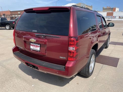 Used 2010 Chevrolet Suburban LT AWD/4WD image 5