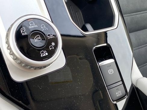 New 2026 Mitsubishi Outlander SE AWD/4WD image 18