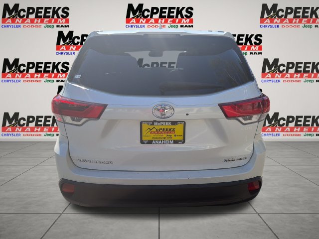 Used 2017 Toyota Highlander XLE AWD/4WD image 4