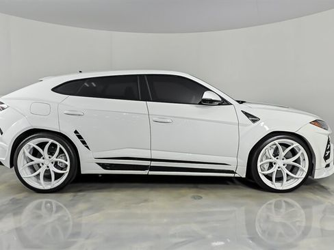 Used 2022 Lamborghini Urus AWD/4WD image 11