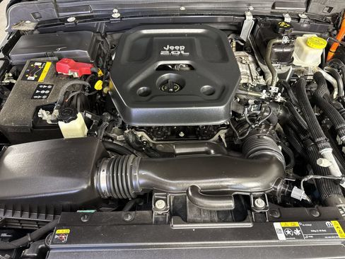 Used 2022 Jeep Wrangler Unlimited Sahara w/ Cold Weather Group AWD/4WD image 28