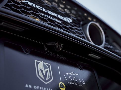 Used 2025 McLaren Artura Spider image 13