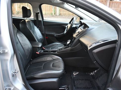 Used 2016 Ford Focus SE w/ Equipment Group 201A image 29