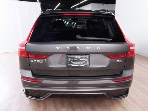 Certified 2025 Volvo XC60 B5 Plus image 4