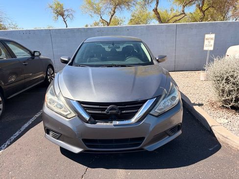 Used 2018 Nissan Altima 2.5 S w/ S Convenience Package FWD image 3