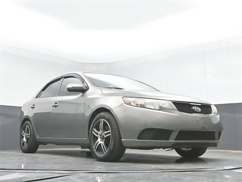 Used 2010 Kia Forte EX image 36