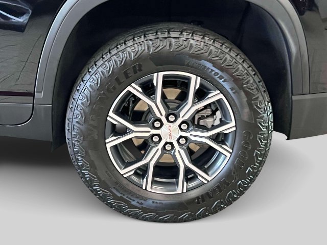 Used 2024 GMC Acadia AT4 w/ Luxury Package AWD/4WD image 9