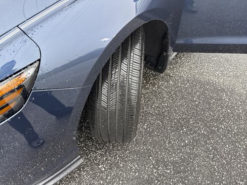 Certified 2023 Honda Accord EX image 12