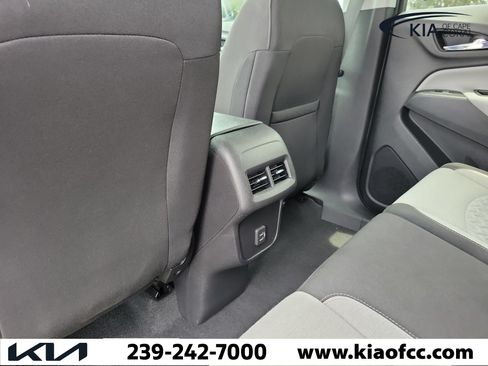 Used 2022 Chevrolet Equinox LS FWD image 13