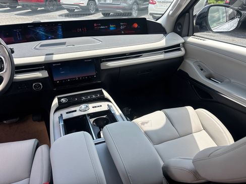New 2026 Lincoln Navigator Premiere AWD/4WD image 31