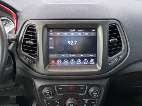 Used 2019 Jeep Compass Trailhawk AWD/4WD image 17