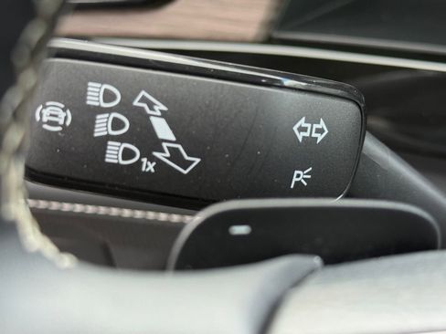 Used 2025 Volkswagen Atlas SEL AWD/4WD image 30