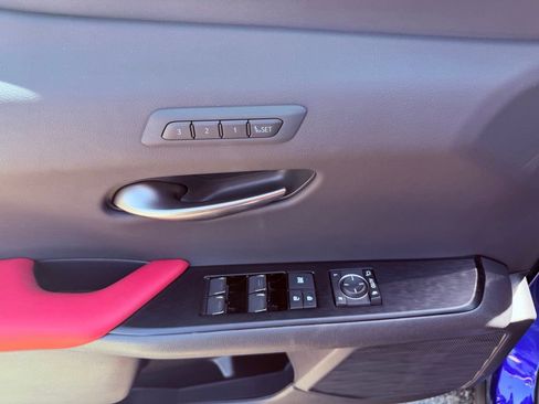 Used 2023 Lexus UX 250h F Sport image 19