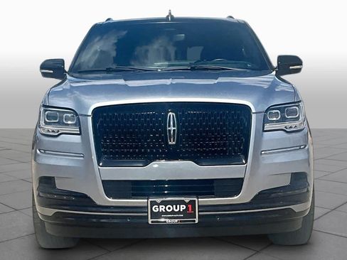 Used 2023 Lincoln Navigator Reserve RWD image 4