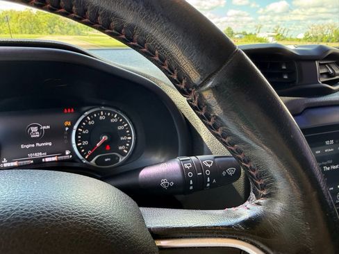 Used 2019 Jeep Renegade Trailhawk w/ Cold Weather Group II AWD/4WD image 31