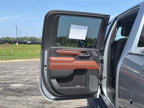 Used 2025 GMC Sierra 2500 Denali Ultimate AWD/4WD image 35
