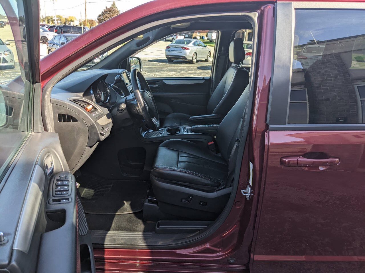 Used 2018 Dodge Grand Caravan GT FWD image 10