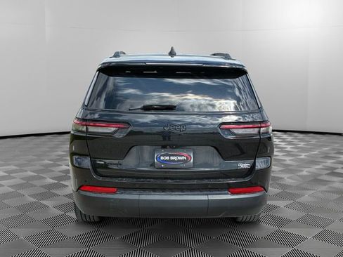 Used 2022 Jeep Grand Cherokee L Laredo AWD/4WD image 2