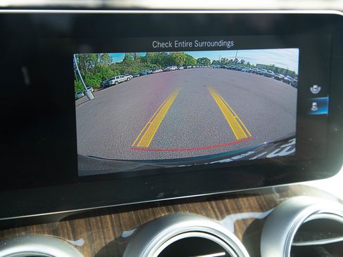 Used 2020 Mercedes-Benz GLC 300 4MATIC image 25