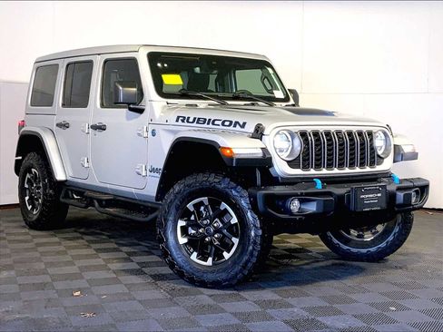 Used 2024 Jeep Wrangler Unlimited Rubicon 4xe AWD/4WD image 9