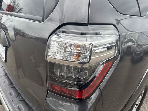 Used 2015 Toyota 4Runner Trail Premium image 40