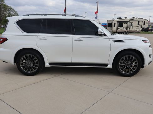 Used 2024 Nissan Armada Platinum w/ Cargo Package RWD image 5