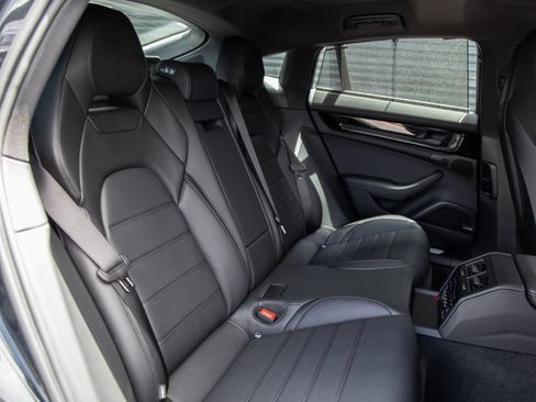 New 2026 Porsche Panamera RWD image 24
