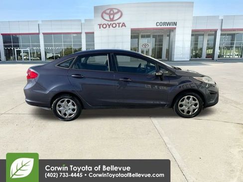 Used 2013 Ford Fiesta SE image 9