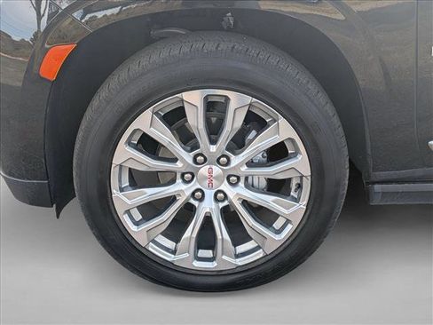 Used 2023 GMC Yukon Denali image 9