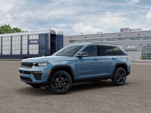 New 2026 Jeep Grand Cherokee Limited AWD/4WD image 2