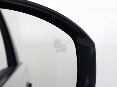 Used 2023 Land Rover Discovery S R-Dynamic image 46