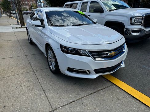 Used 2019 Chevrolet Impala LT image 2