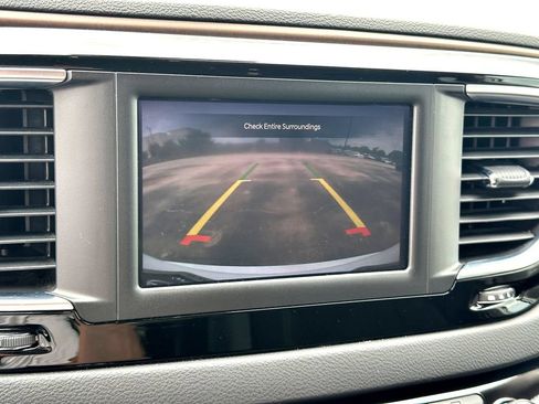 Used 2024 Chrysler Voyager LX FWD image 23
