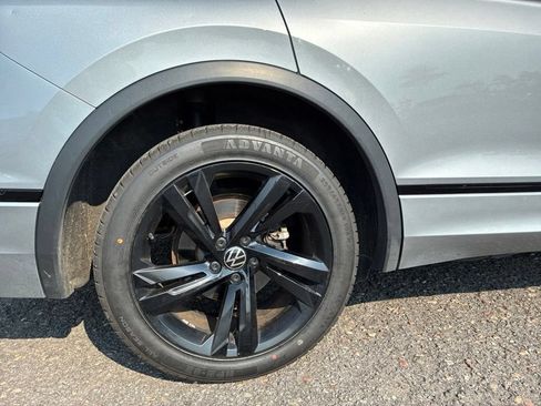 Used 2023 Volkswagen Tiguan SE R-Line AWD/4WD image 13