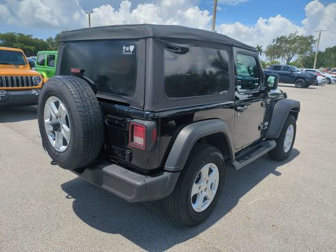 Used 2021 Jeep Wrangler Sport AWD/4WD image 6