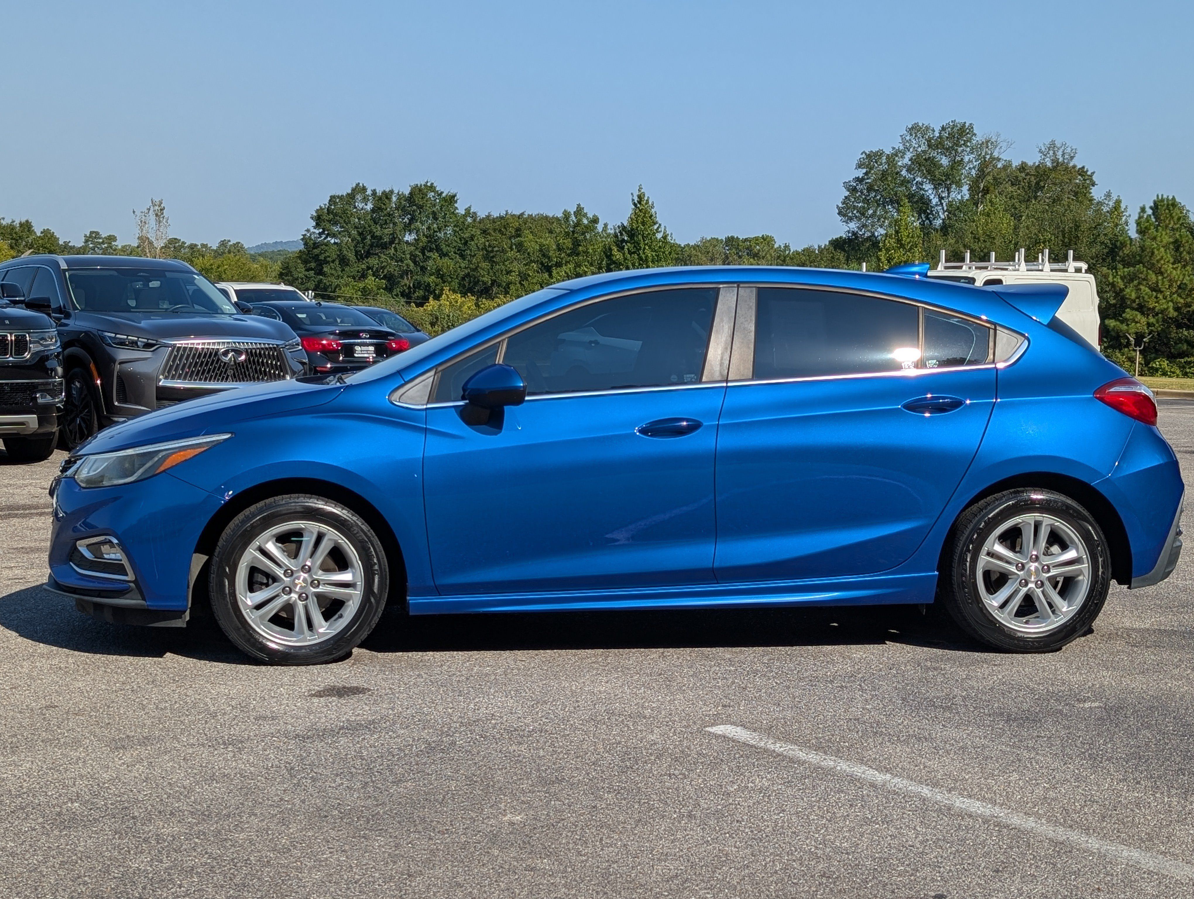 Used 2017 Chevrolet Cruze LT w/ Convenience Package FWD image 6