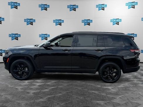 Used 2023 Jeep Grand Cherokee L Limited w/ Black Appearance Package AWD/4WD image 3