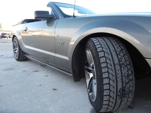 Used 2005 Ford Mustang GT Premium image 21