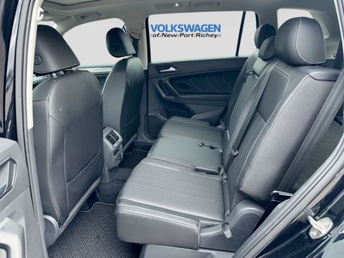 Used 2024 Volkswagen Tiguan SE w/ Panoramic Sunroof Package FWD image 26