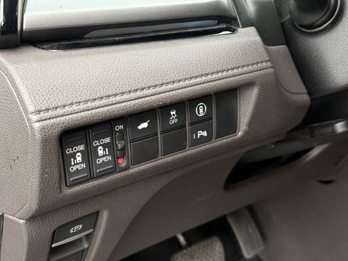 Used 2023 Honda Odyssey Touring image 16