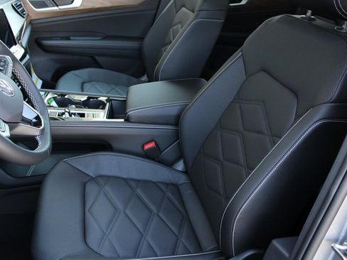 New 2026 Volkswagen Atlas SE image 6