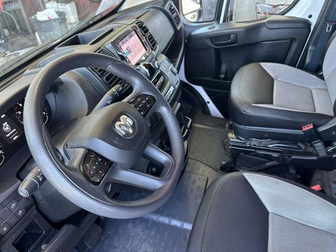 Used 2025 RAM ProMaster 2500 FWD image 10
